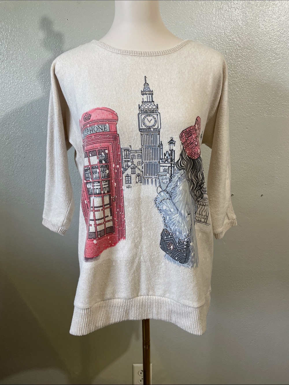 Love & Lace London Big Ben Telephone Booth Graphic Sweater 3/4 Sleeve Small Cozy